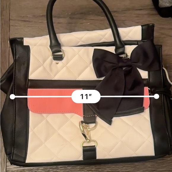 Betsey Johnson Hand Bag - Picture 4 of 8